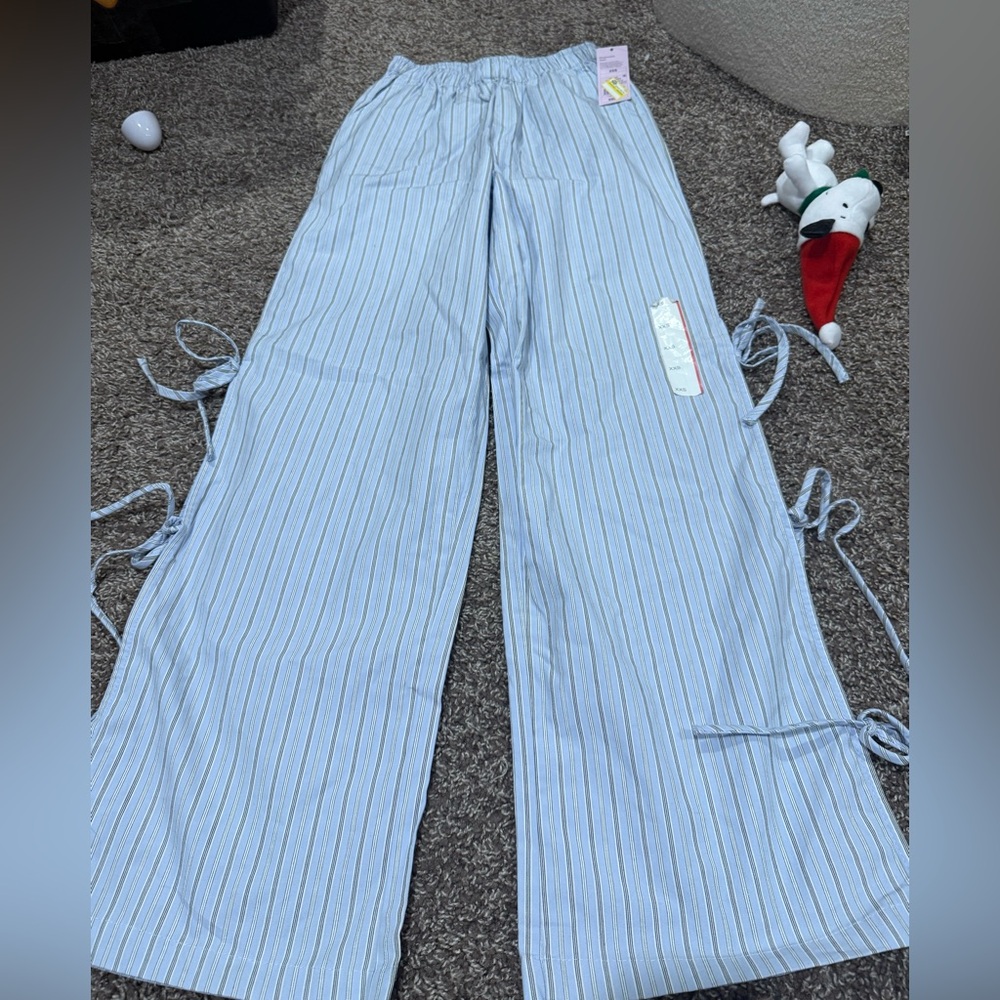 🍅Striped Blue Flowy Bottoms with ties